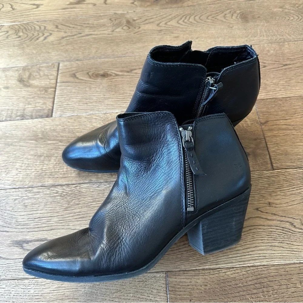 Frye Judith Zip Bootie Black Leather Sz 10